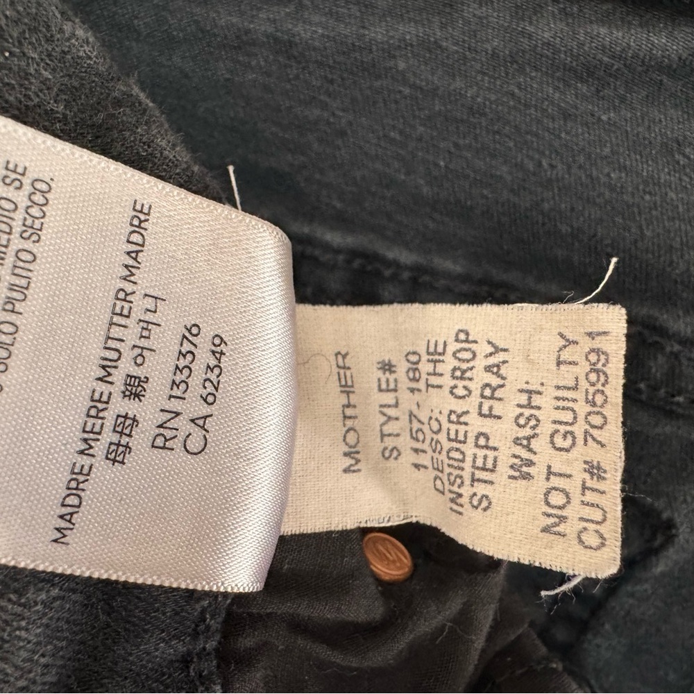 MOTHER Denim Insider Crop Step Fray Black Guilty as Sin Jeans Raw Hem Size 27 - Picture 7 of 8